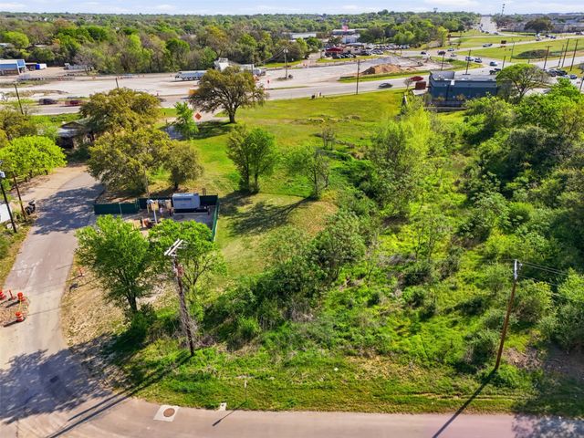 7019 Edgemere Place, Lake Worth, TX 76135