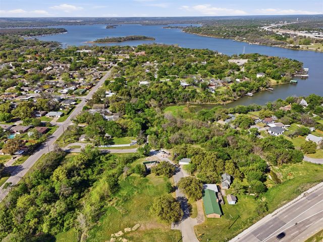 7019 Edgemere Place, Lake Worth, TX 76135