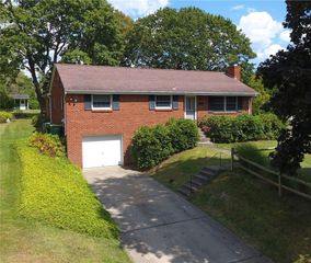 5144 Virginia Dr, Hampton, PA 15044