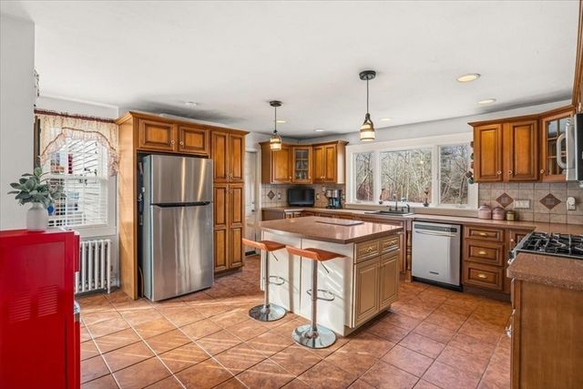 208 South Main St, Raynham, MA 02767