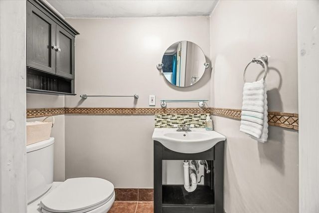 208 South Main St, Raynham, MA 02767