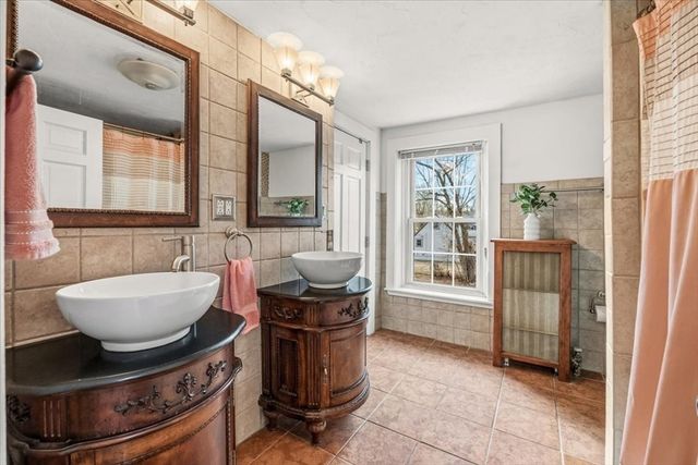 208 South Main St, Raynham, MA 02767