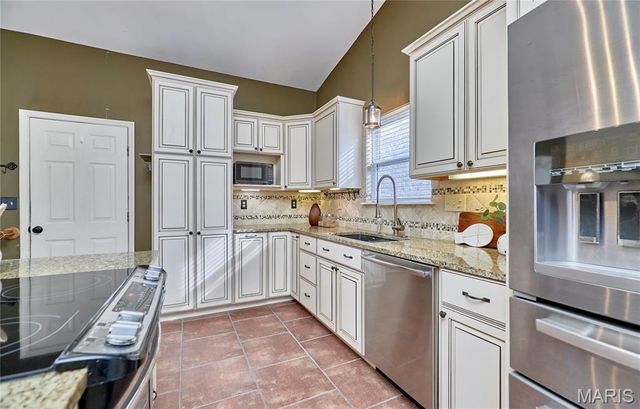 1102 Hampton Meadows Drive, O'fallon, MO 63368