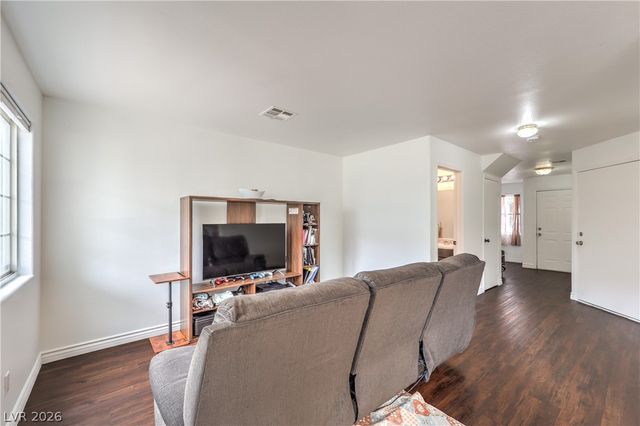 5330 East Charleston Boulevard 44, Las Vegas, NV 89142