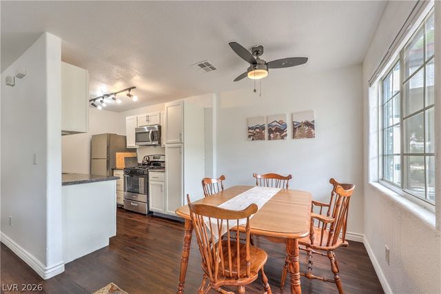 5330 East Charleston Boulevard 44, Las Vegas, NV 89142