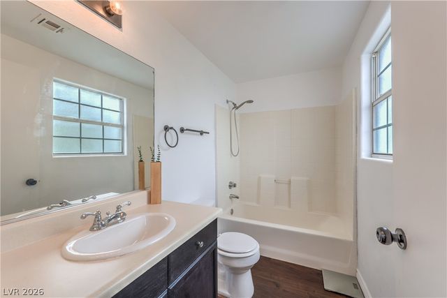 5330 East Charleston Boulevard 44, Las Vegas, NV 89142