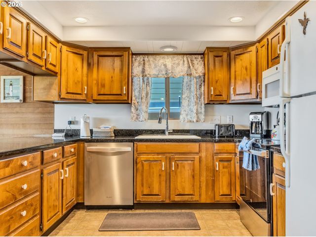 1221 S PROM, Seaside, OR 97138