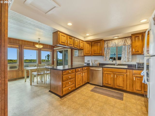 1221 S PROM, Seaside, OR 97138