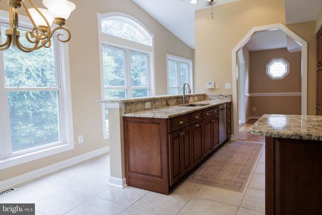 7740 CARRLEIGH PKWY, Springfield, VA 22152