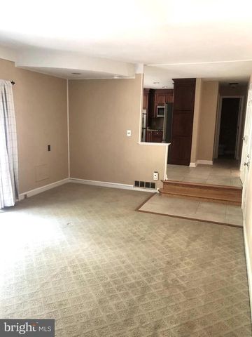 7740 CARRLEIGH PKWY, Springfield, VA 22152