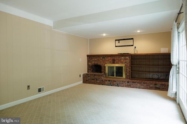 7740 CARRLEIGH PKWY, Springfield, VA 22152
