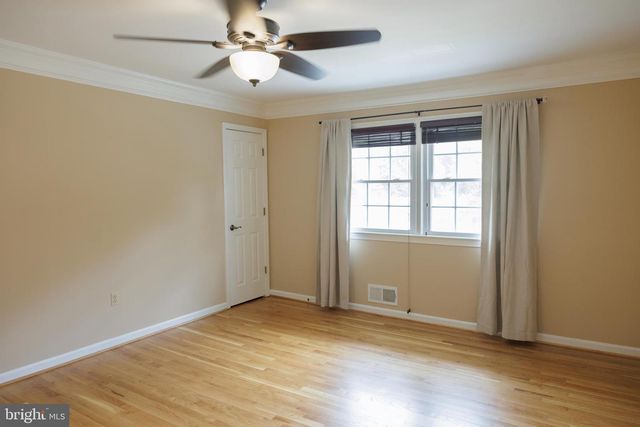 7740 CARRLEIGH PKWY, Springfield, VA 22152