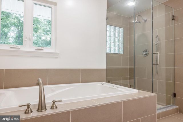 7740 CARRLEIGH PKWY, Springfield, VA 22152