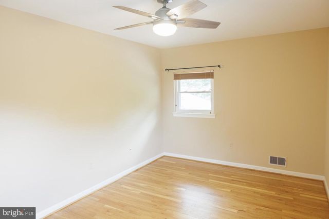 7740 CARRLEIGH PKWY, Springfield, VA 22152
