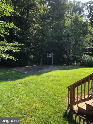 7740 CARRLEIGH PKWY, Springfield, VA 22152