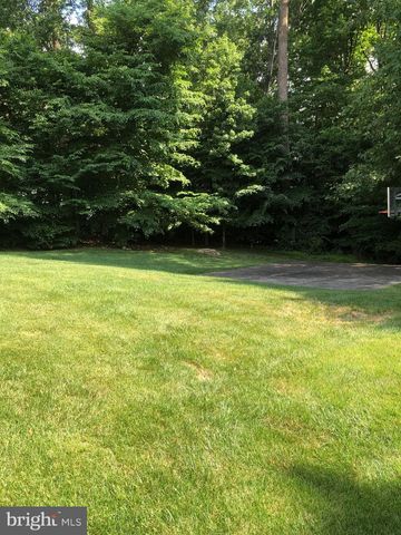7740 CARRLEIGH PKWY, Springfield, VA 22152