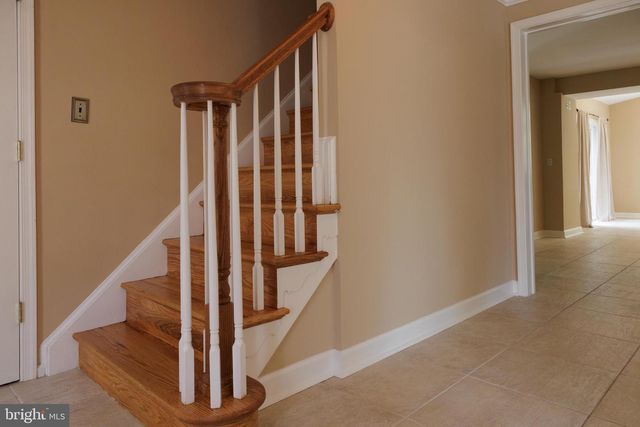 7740 CARRLEIGH PKWY, Springfield, VA 22152