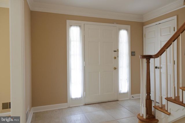7740 CARRLEIGH PKWY, Springfield, VA 22152