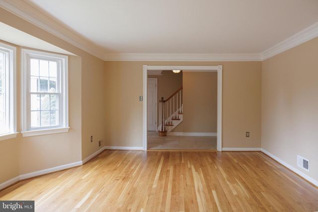 7740 CARRLEIGH PKWY, Springfield, VA 22152