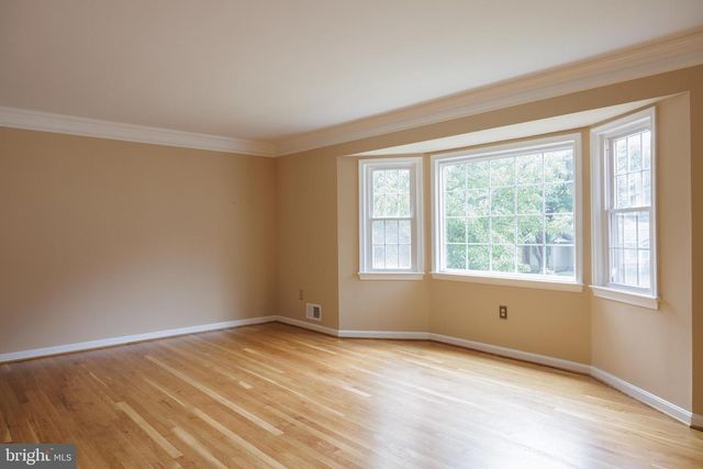 7740 CARRLEIGH PKWY, Springfield, VA 22152