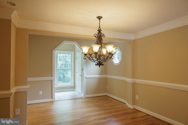 7740 CARRLEIGH PKWY, Springfield, VA 22152