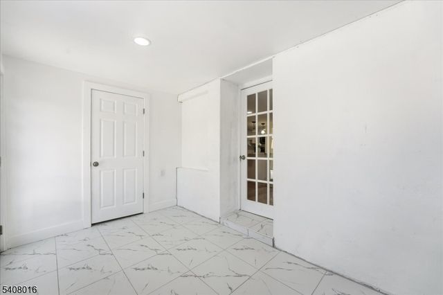 301 N Grove St, East Orange City, NJ 07017