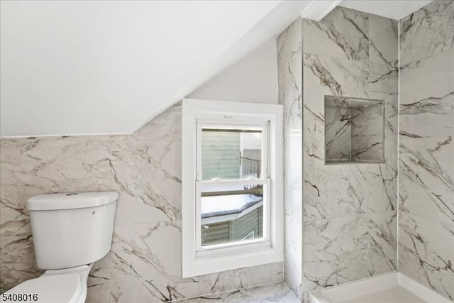 301 N Grove St, East Orange City, NJ 07017