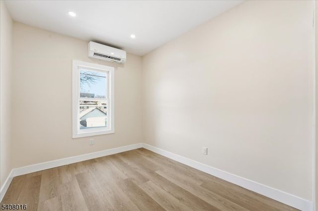 301 N Grove St, East Orange City, NJ 07017