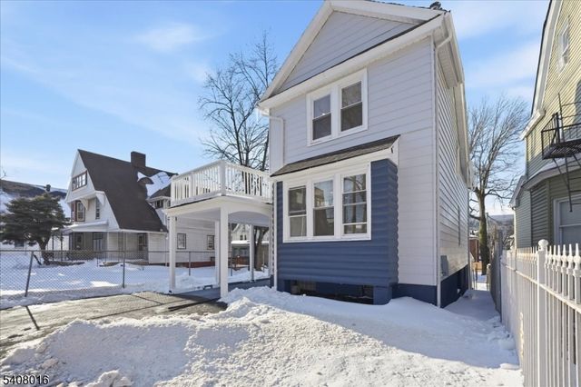 301 N Grove St, East Orange City, NJ 07017