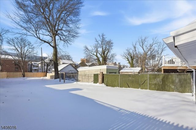 301 N Grove St, East Orange City, NJ 07017