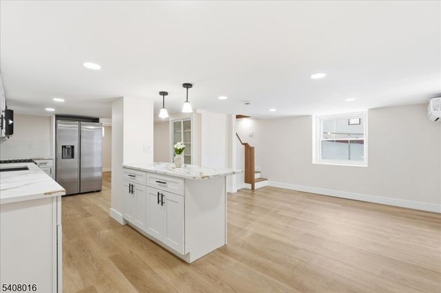 301 N Grove St, East Orange City, NJ 07017