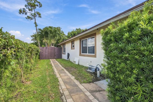 1402 The 12th Fairway, Wellington, FL 33414