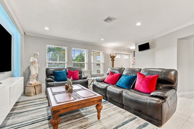 1402 The 12th Fairway, Wellington, FL 33414