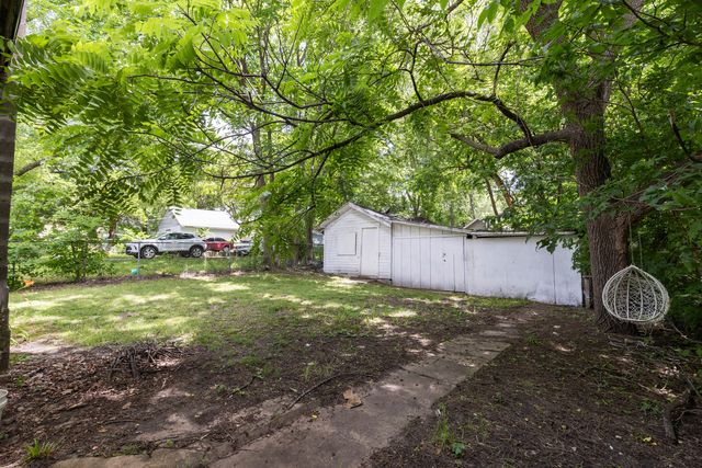 1029 Woodlawn Avenue, Rockford, IL 61103