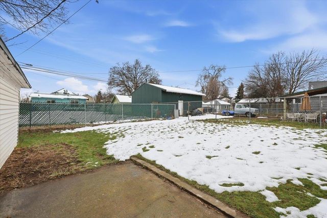 718 E Queen Ave, Spokane, WA 99207