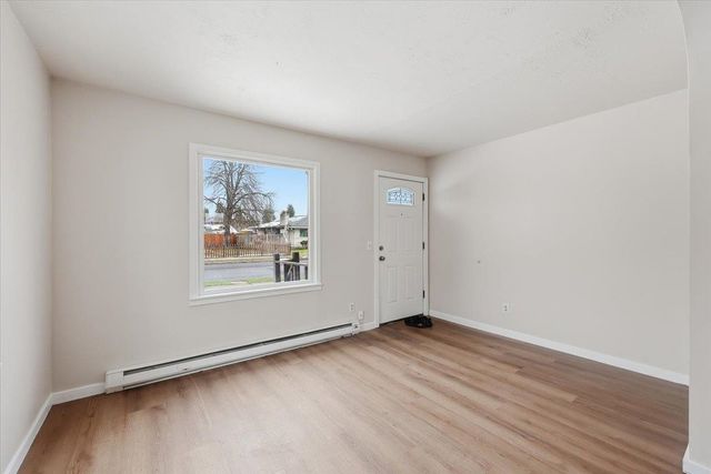 718 E Queen Ave, Spokane, WA 99207