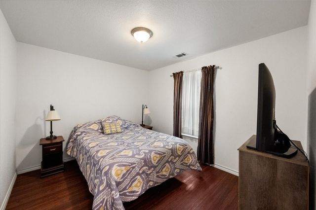 123 Clubhouse Drive, Corsicana, TX 75109