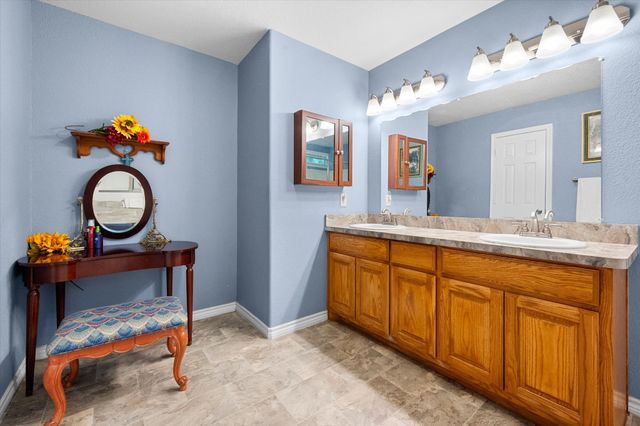 123 Clubhouse Drive, Corsicana, TX 75109