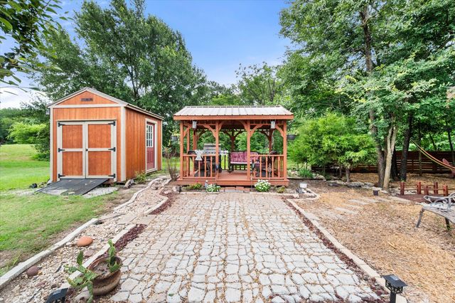 123 Clubhouse Drive, Corsicana, TX 75109