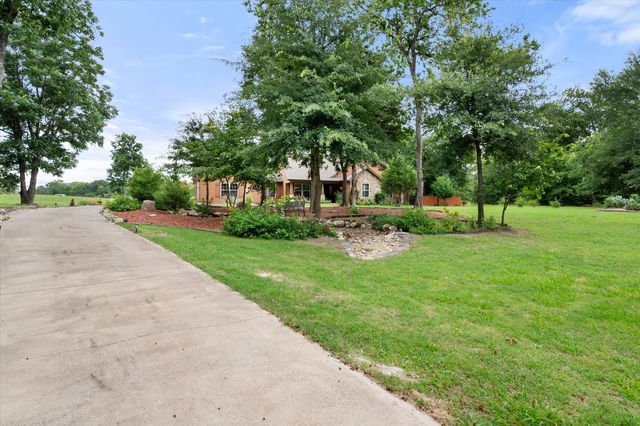 123 Clubhouse Drive, Corsicana, TX 75109