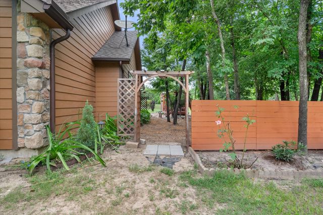 123 Clubhouse Drive, Corsicana, TX 75109
