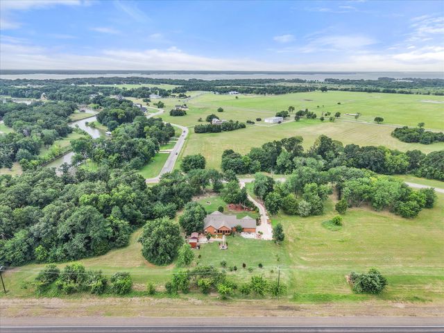 123 Clubhouse Drive, Corsicana, TX 75109