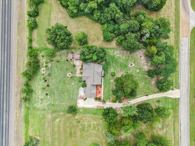 123 Clubhouse Drive, Corsicana, TX 75109