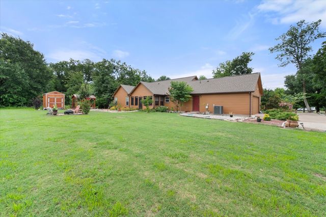 123 Clubhouse Drive, Corsicana, TX 75109