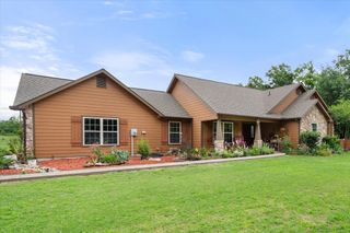 123 Clubhouse Drive, Corsicana, TX 75109