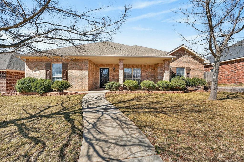 8406 VAIL Drive, Amarillo, TX 79118