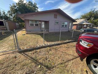 1004 CLEBURNE STREET, Vernon, TX 76384