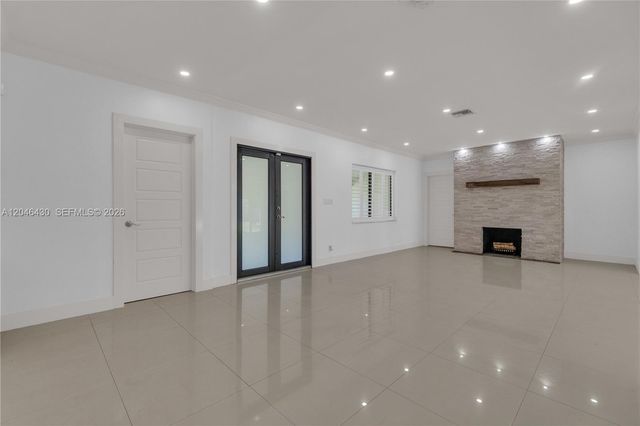 549 NE 12th Ave 1, Fort Lauderdale, FL 33301