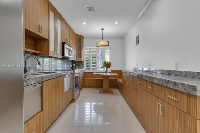 549 NE 12th Ave 1, Fort Lauderdale, FL 33301