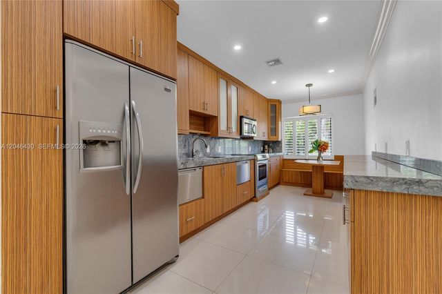 549 NE 12th Ave 1, Fort Lauderdale, FL 33301
